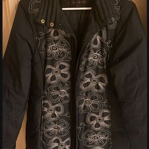 Puffer coat , very stylish has white embroidery , new with out tag.